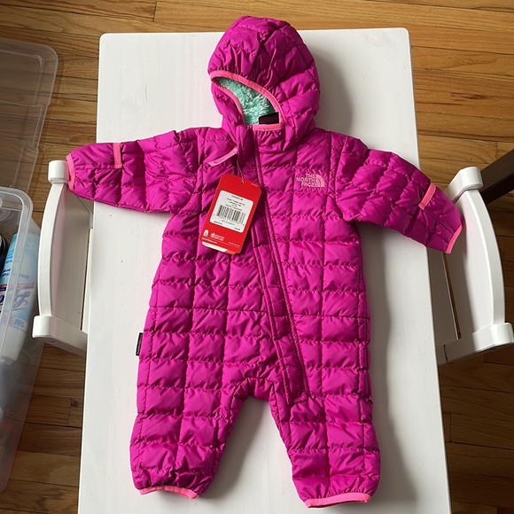 The North Face Baby Snowsuits - Picture 3 of 5